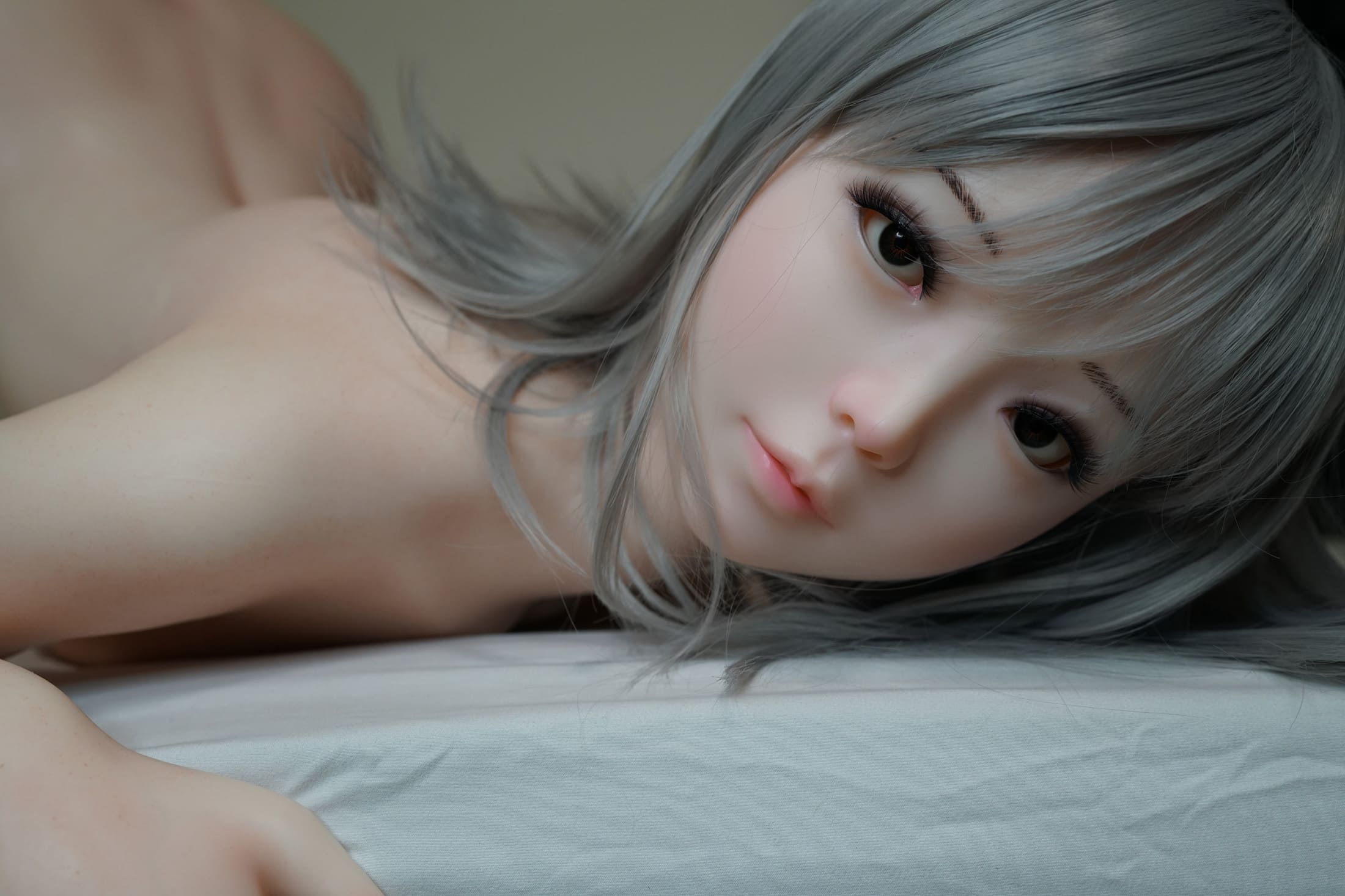 PIPER DOLL Akira 150cm #04 Cカップ 銀髪の少女 フルシリコン製 頭身一体ラブドール