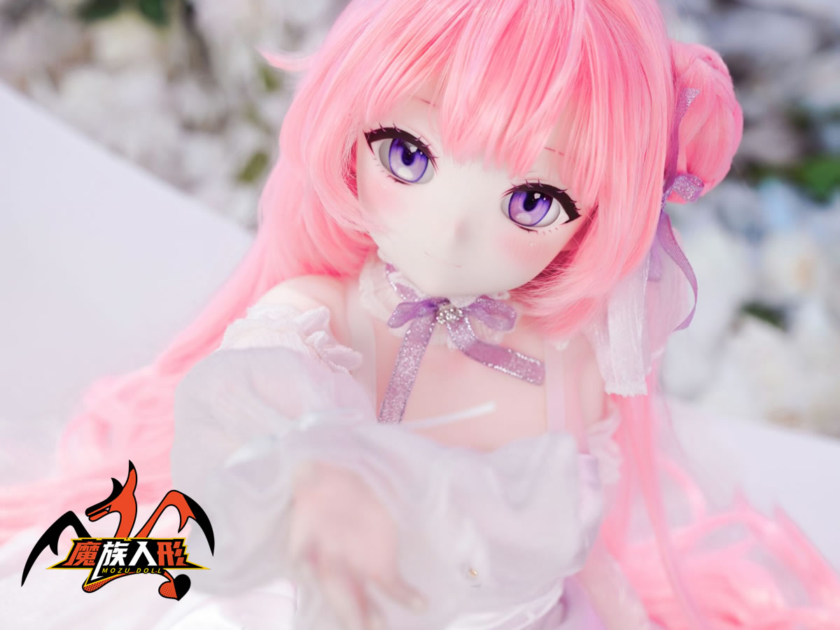 アニメ系ラブドール：大きな瞳とすっきり輪郭、やわらかなライン